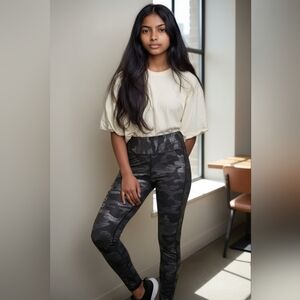 Equinox Black Camo Girls Leggings Small